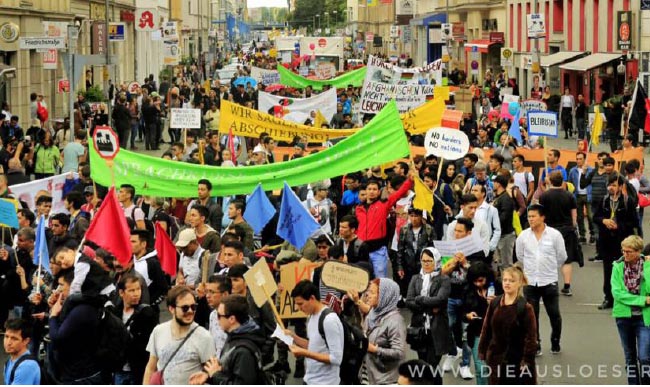 راهپیمایی بزرگ مهاجرین در آستانه انتخابات آلمان